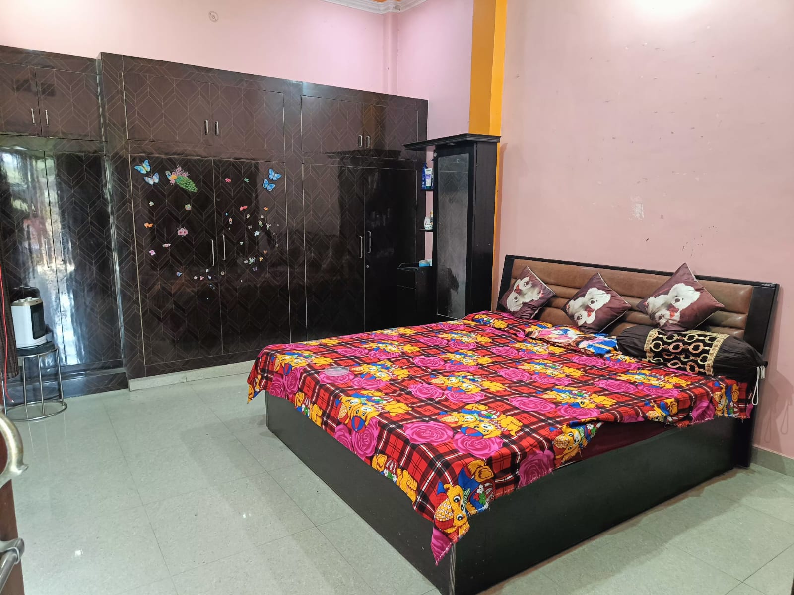 Triveni Sangam Homestay near Arail Ghat, Prayagraj - Tap to explore photos