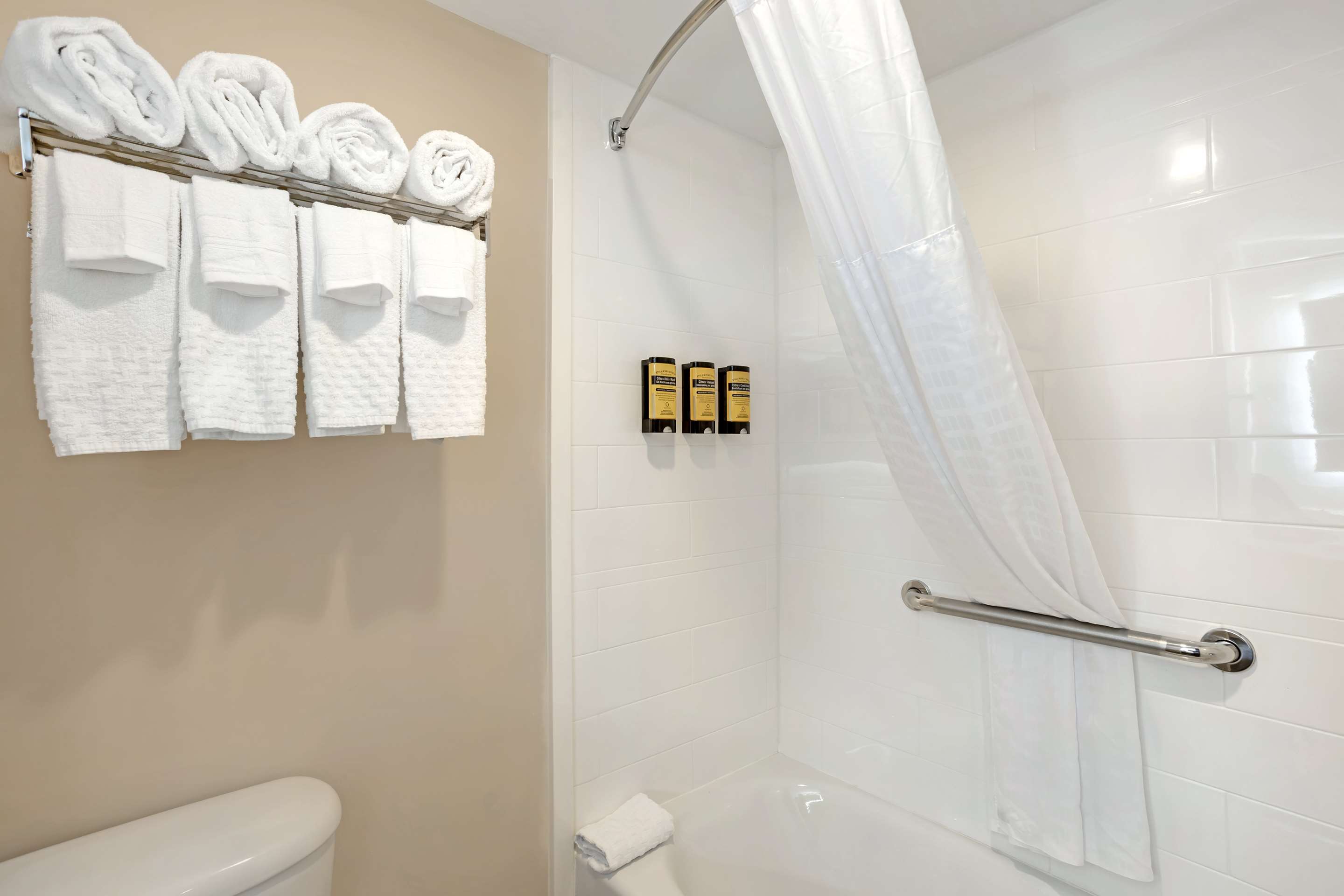 Best Western Plus Fairfield Hotel - Tap to explore photos