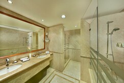 Crowne Plaza JORDAN - DEAD SEA RESORT & SPA, Madaba