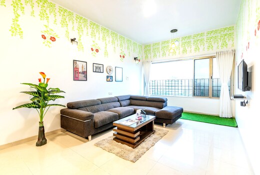 Gagal Home BKC Suite | Rooms & Caretaker