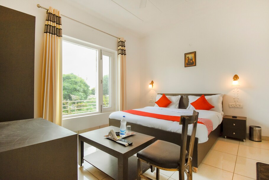 OYO 75460 Sky High Residency Ludhiana Hotel Price, Address & Reviews