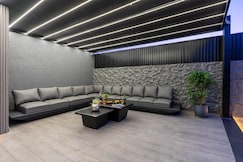 lafa vela stays  IL Faro, Delhi