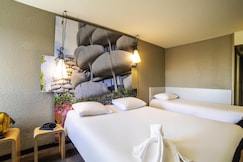 ibis Cr, Paris