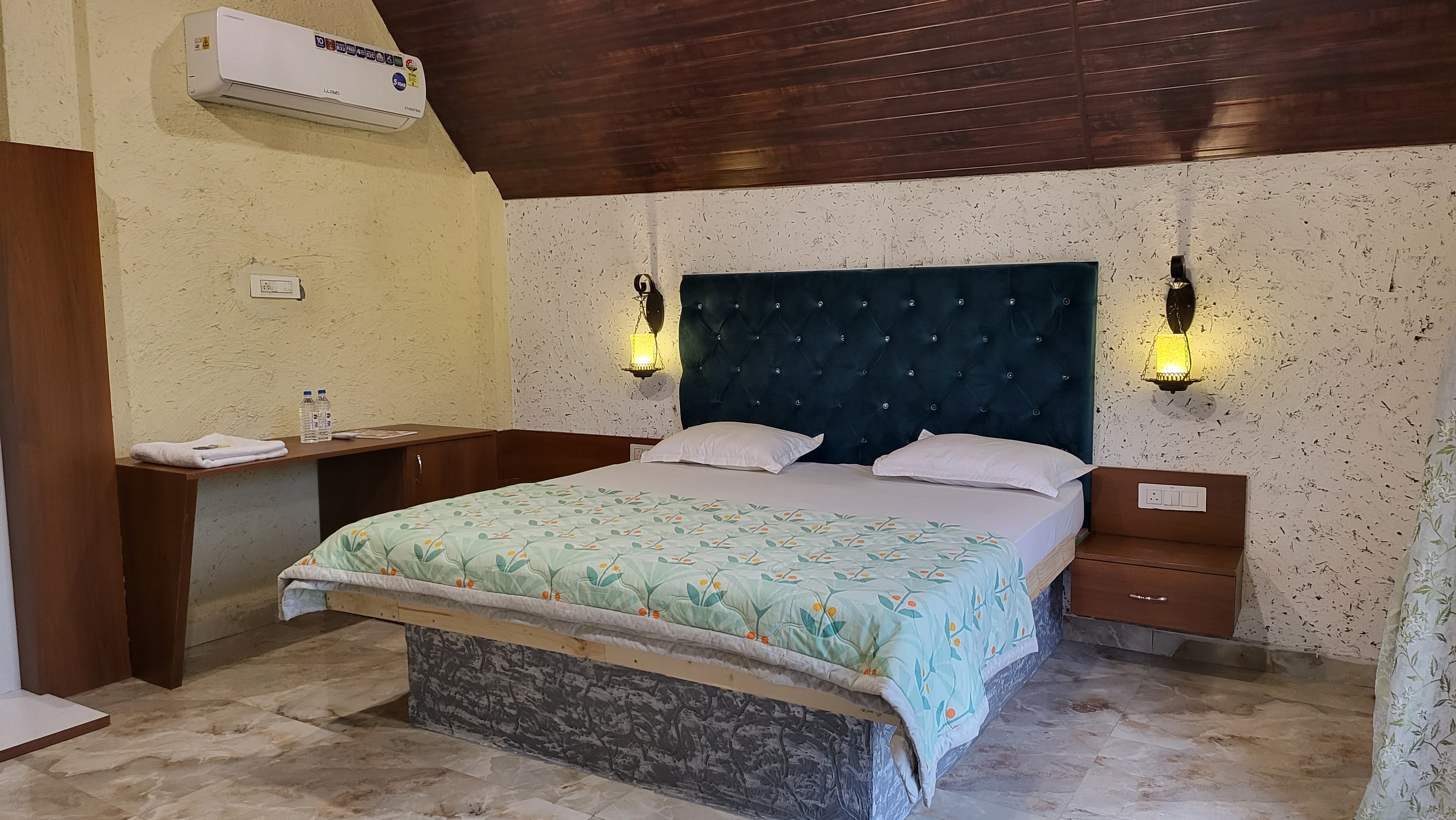 WOW STAYZ2 Nature Lovers Resort - Tap to explore photos