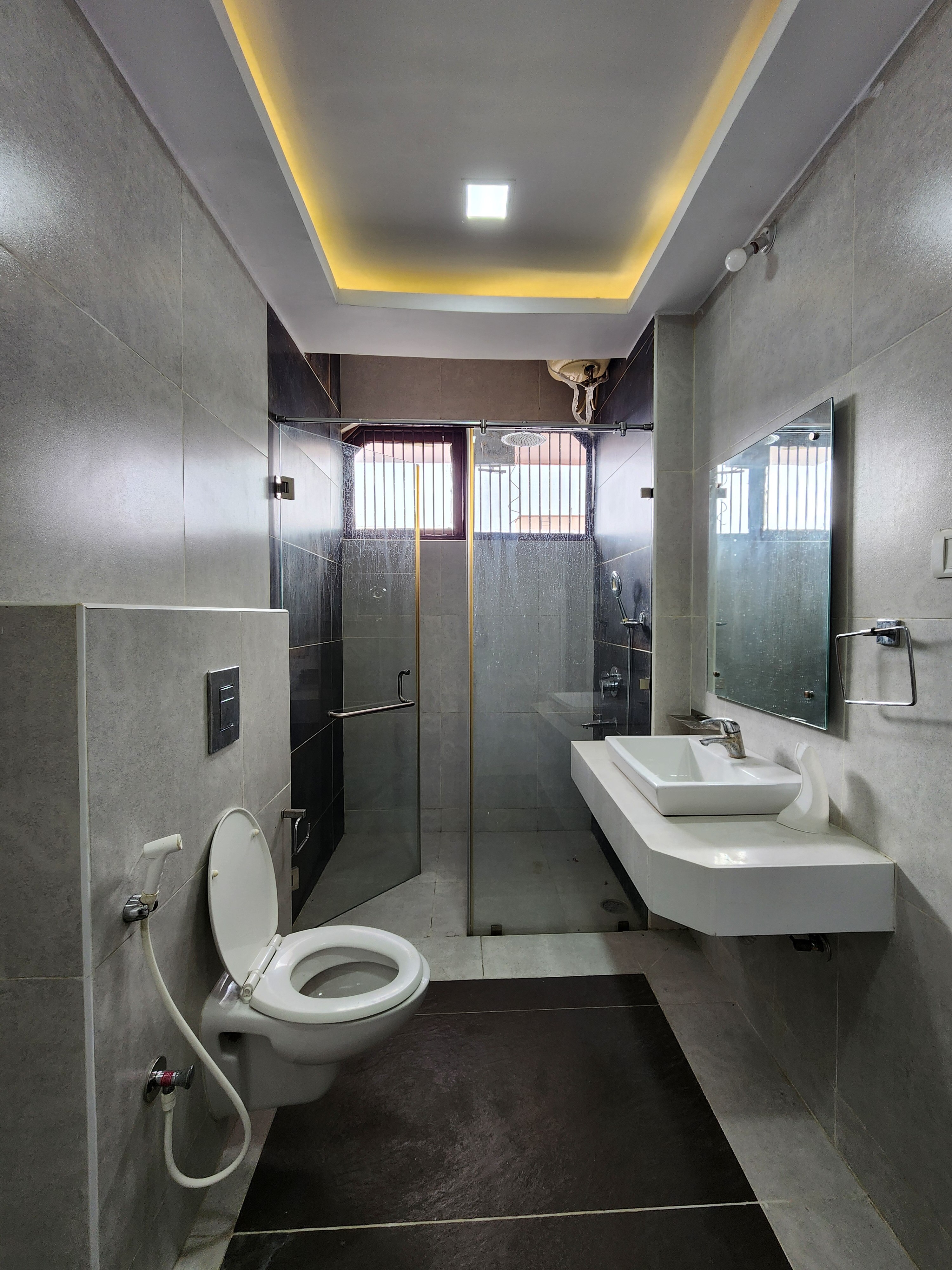 Luxurious flat - Tap to explore photos
