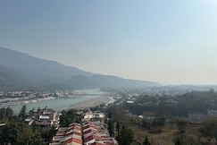 Happy humans, Rishikesh