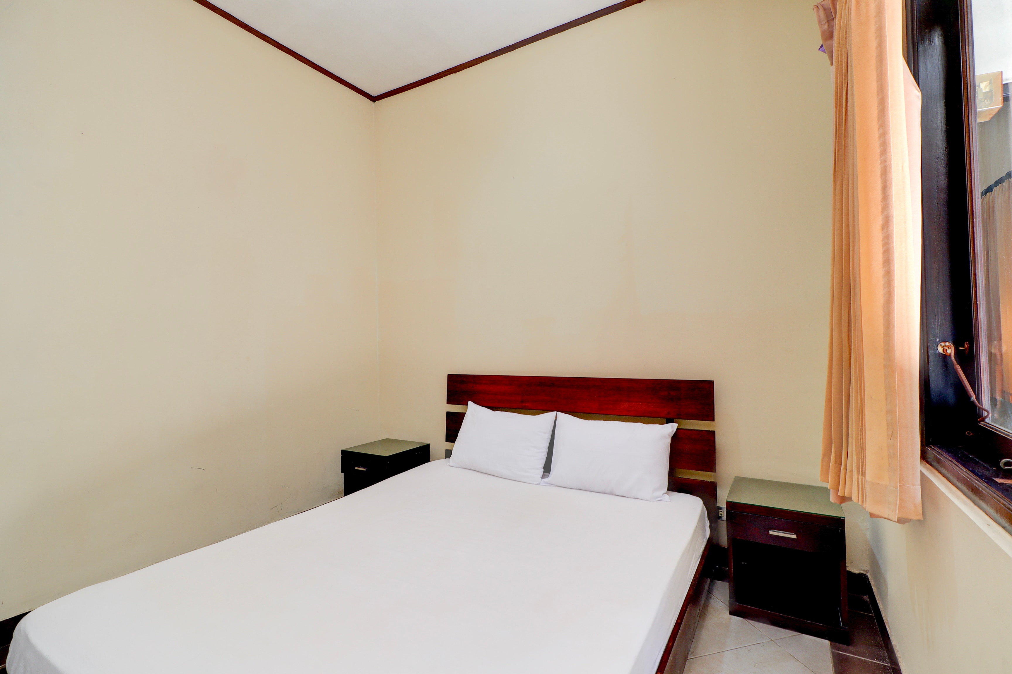 Collection O JC Boutique Hotel - Tap to explore photos