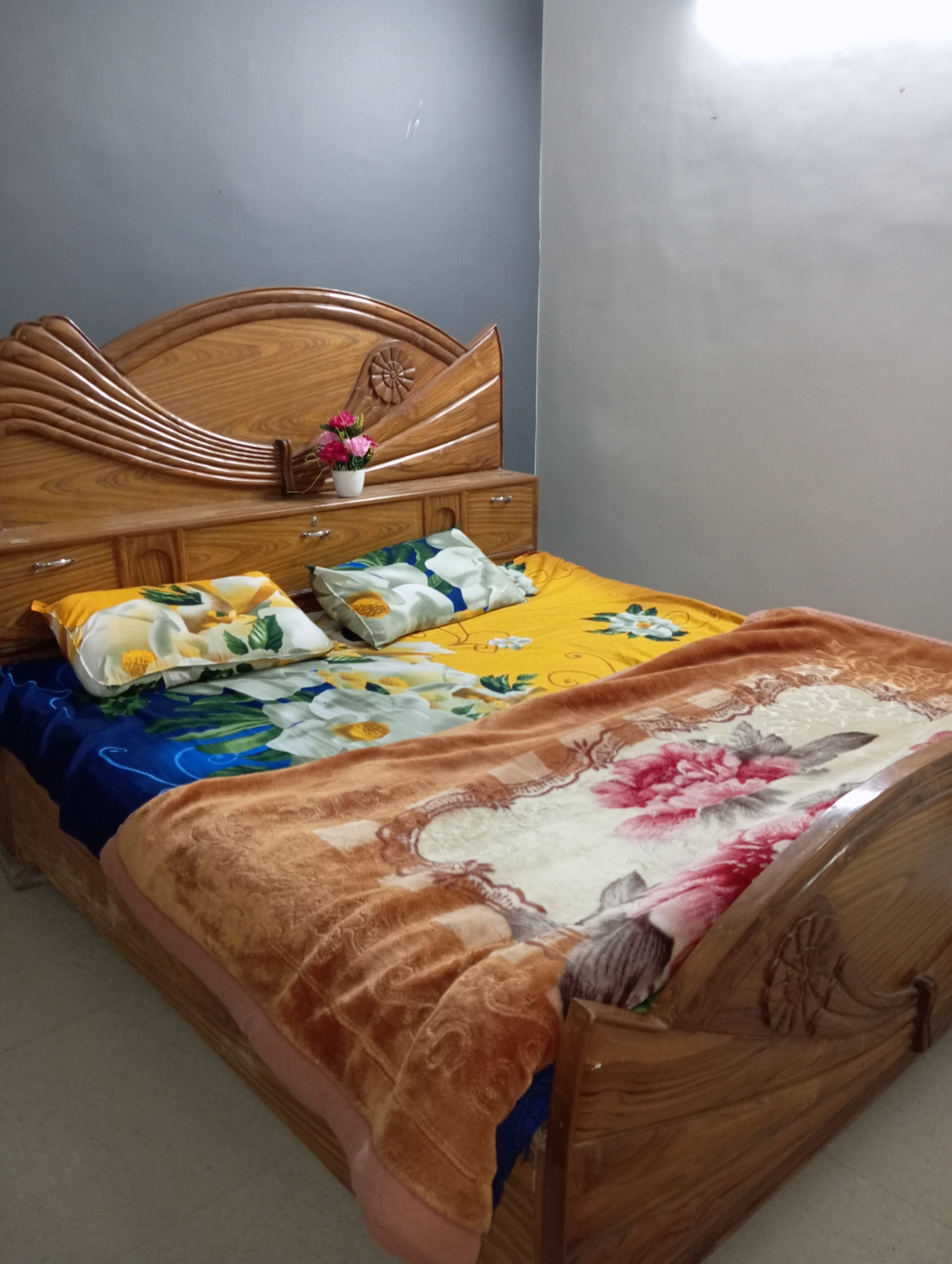 Nikhil HomeStay Ayodhya - Tap to explore photos