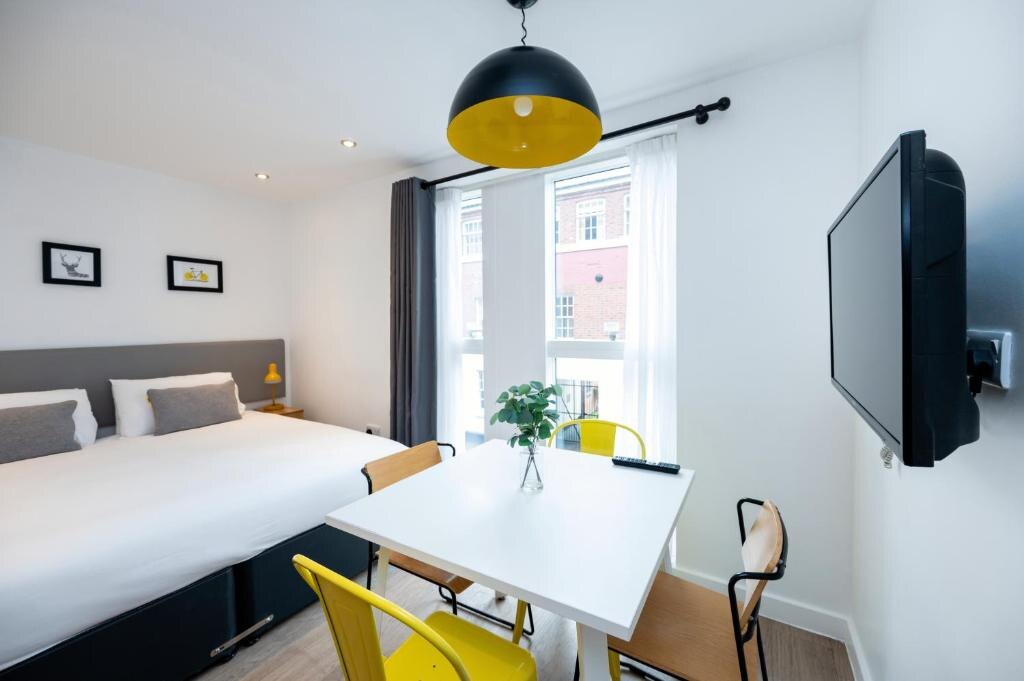 Staycity Aparthotels Birmingham Jewellery Quarter - Tap to explore photos