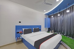 Collection O Leo Palace, Surat