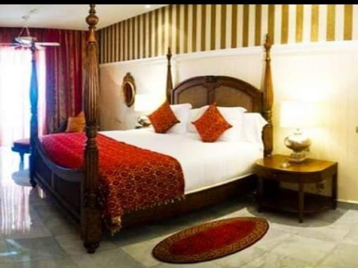 Akbar Inn Guest House - Tap to explore photos