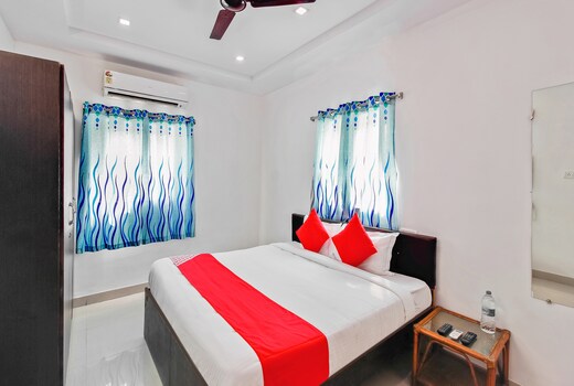 Oyo 30151 Golden Hive Hyderabad Use Code Oyopaynow To Avail Extra