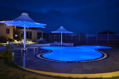 The Lion Lodge, Dhari