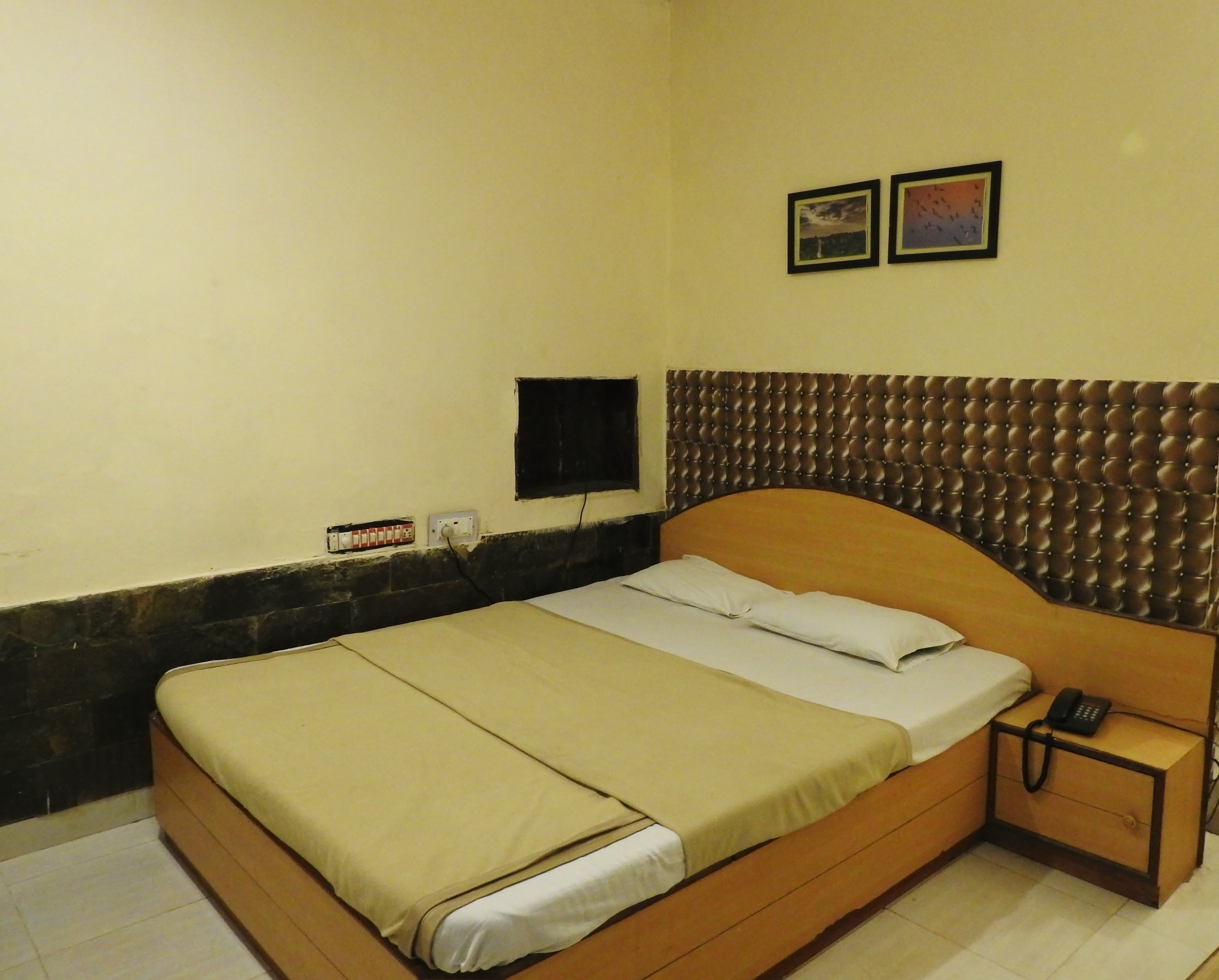 Hotel Parth Inn - Tap to explore photos