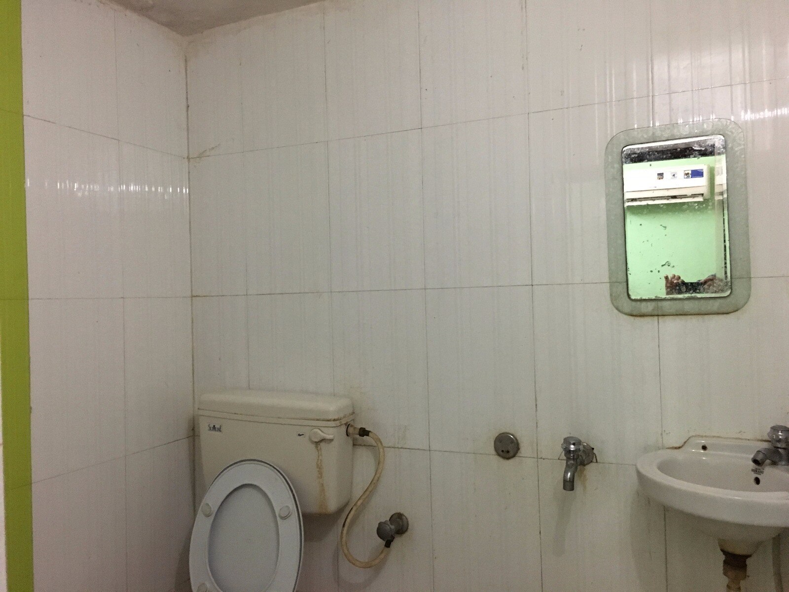 Hotel Shree Prakash Inn - Tap to explore photos