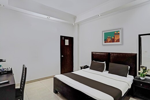 Hotel O Diamond Stays Near ISKCON Temple Noida