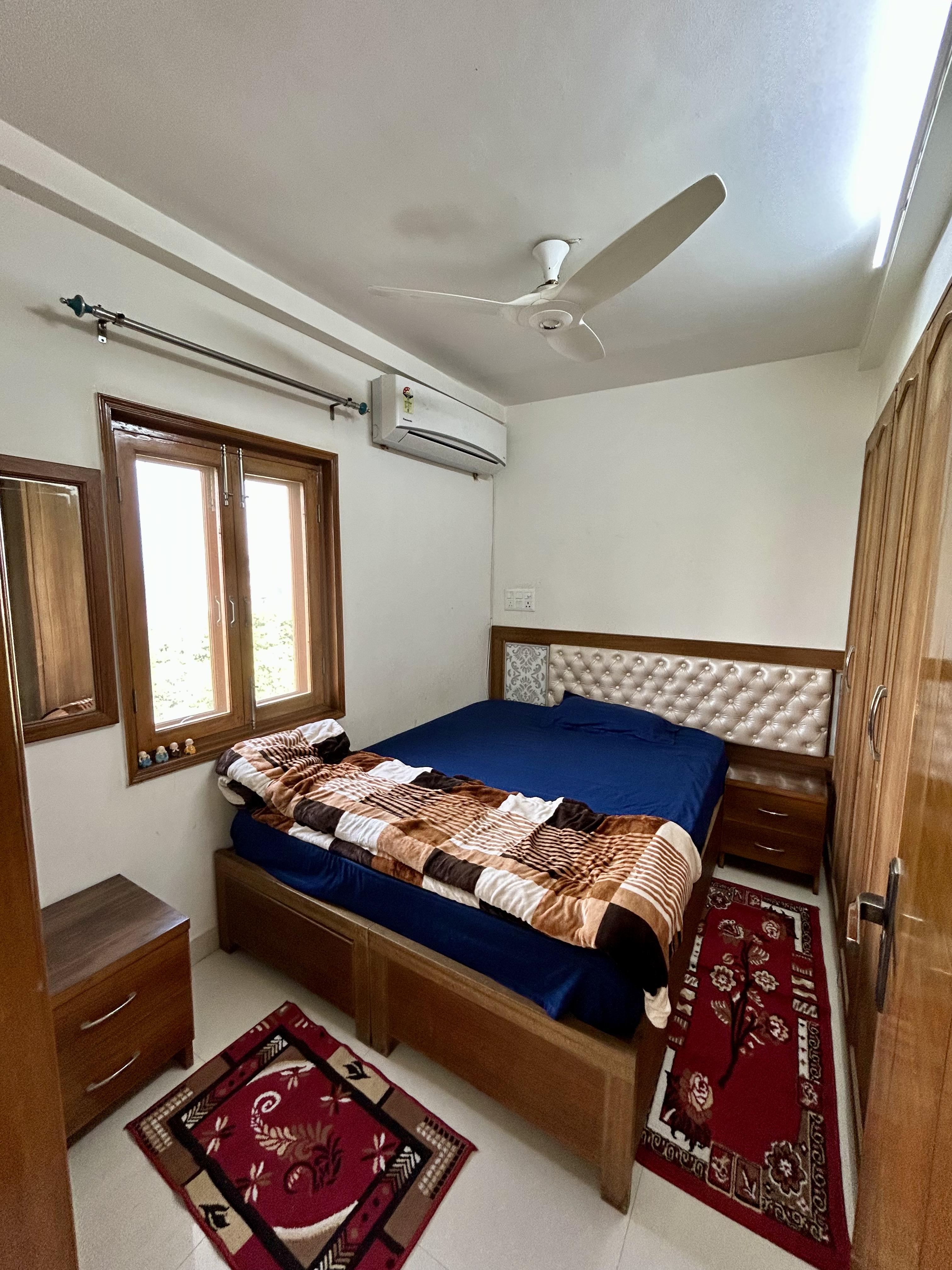 Prime loc  fully furni  1BHK  Dwarka Sector 23B - Tap to explore photos