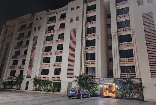 Collection O Reeva Regency