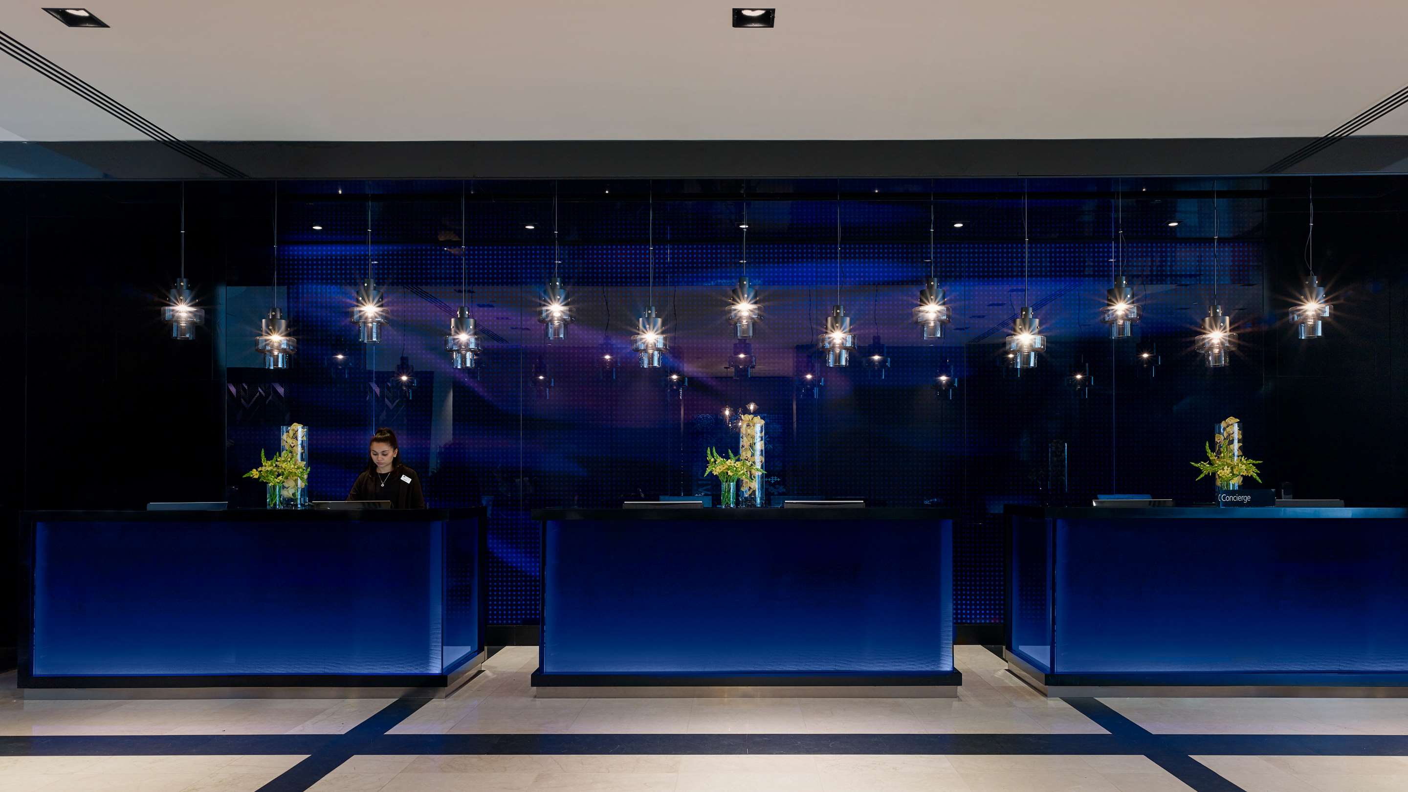 Park Plaza Victoria London - Tap to explore photos