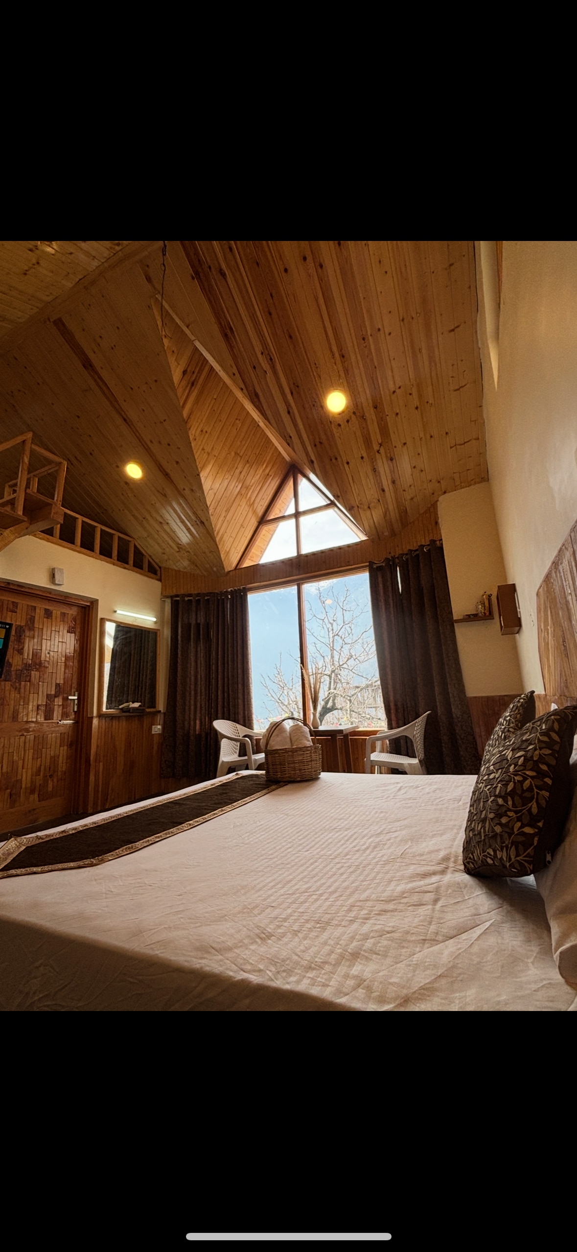 Anwara   luxury private chalet - Tap to explore photos