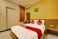 Super OYO 389 Sky Guesthouse, Kota Semarang
