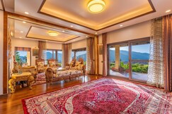 Mukta Stone House Luxury 3BHK Himalayan Villa, Jainti