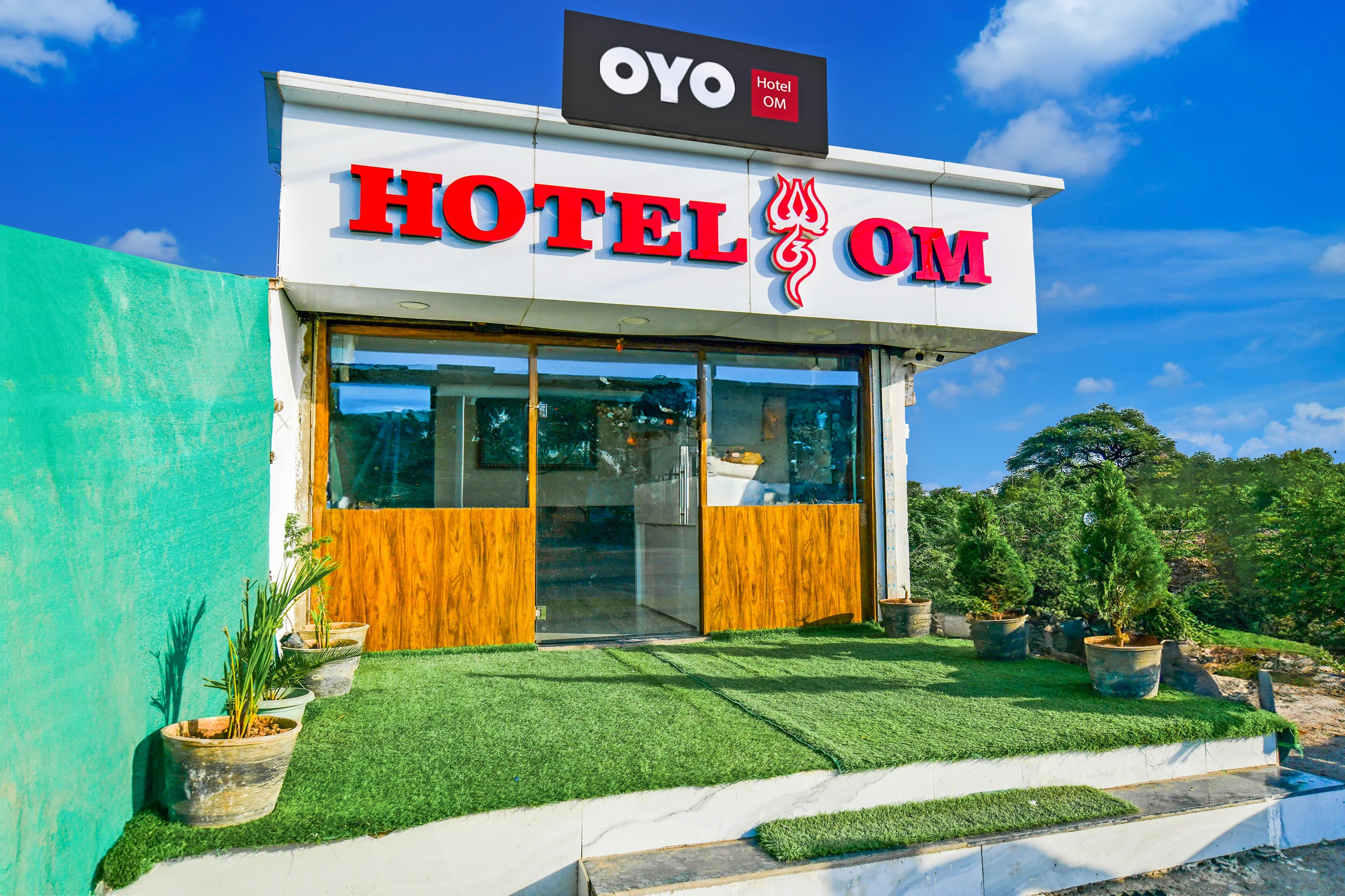 Hotel O Om - Tap to explore photos