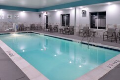Holiday Inn Express & Suites Lexington Midtown - I-75, Jessamine