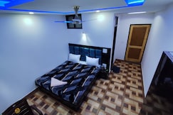 The Heaven Tree, Srinagar