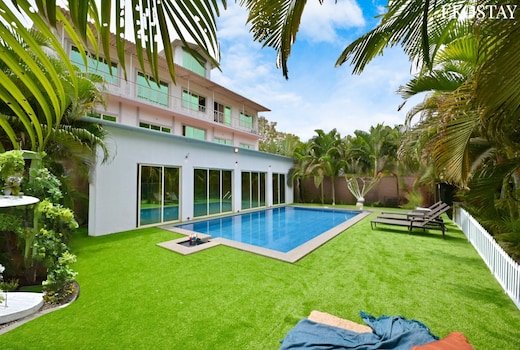 EKOSTAY  - Casa Royale 6 BHK Pool Villa