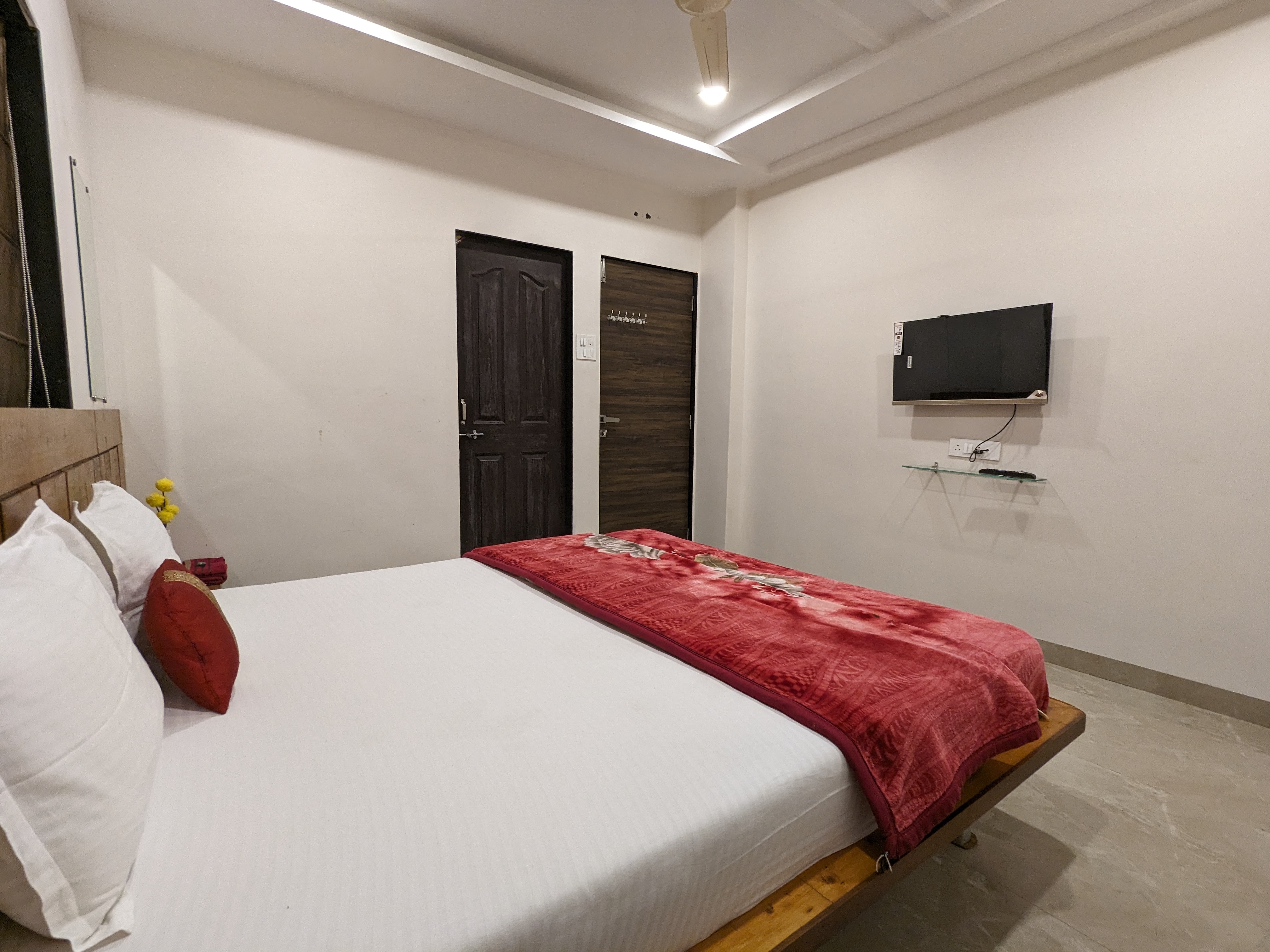 HOTEL AND VILLA SAMARTH PALACE - Tap to explore photos