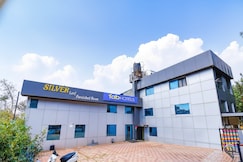 FabHotel Silver Leef and Resort, Medha