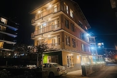 Hotel Vacanza Hills, Manali