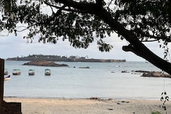 Sumi s Homestay Fort view and on the beach, Malvan