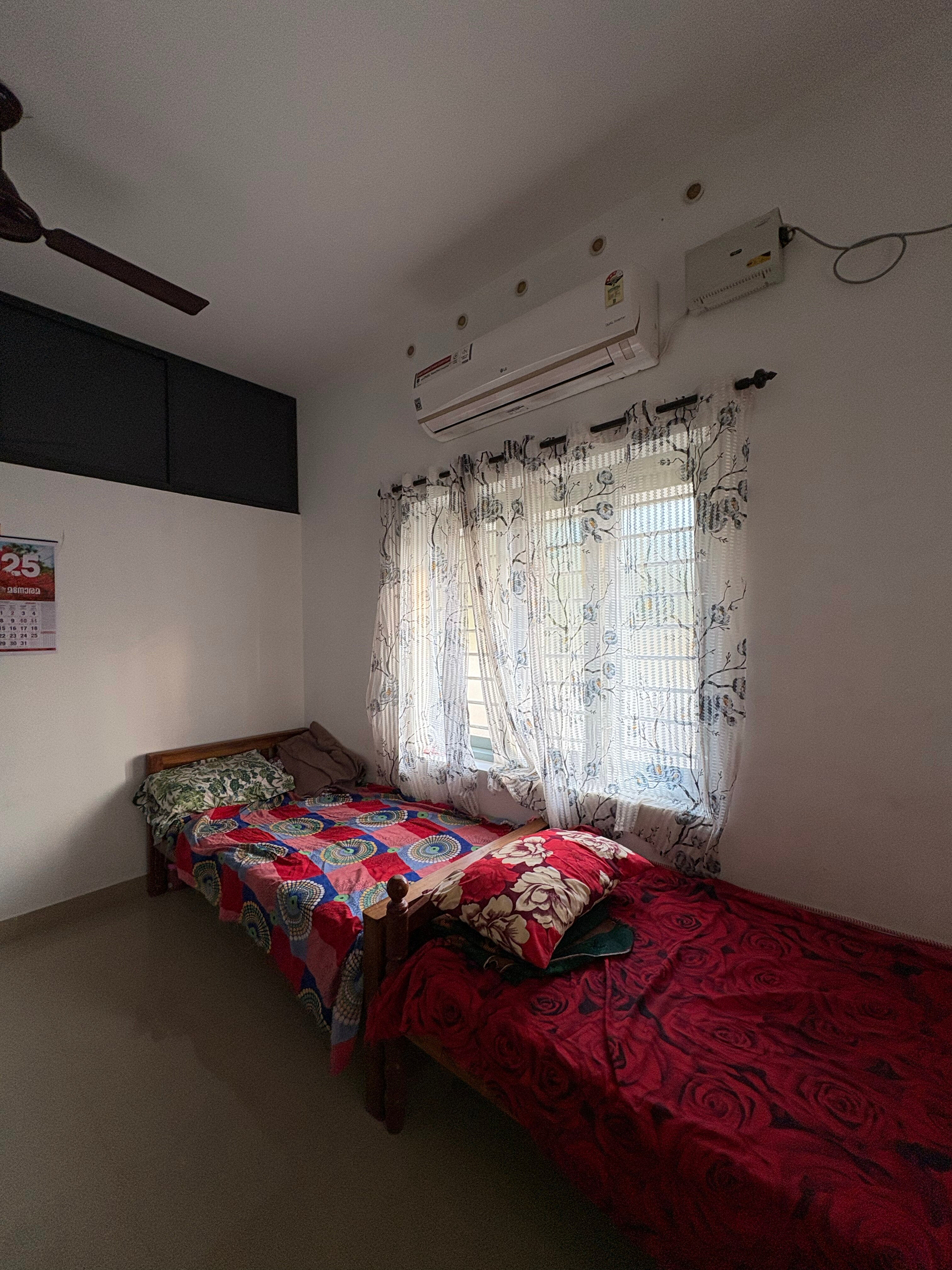 DD Home Stay - Tap to explore photos