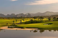 Wyndham Sky Lake Resort and Villas, Hanoi