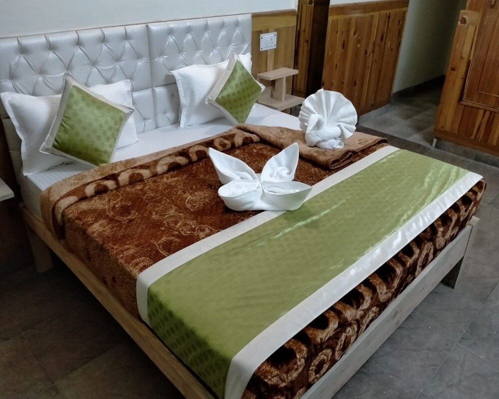 Alitho Cafe and Homestay, Mukteshwar - Tap to explore photos
