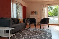 Stylish Spacious Lakeside Home away from home, Bangalore