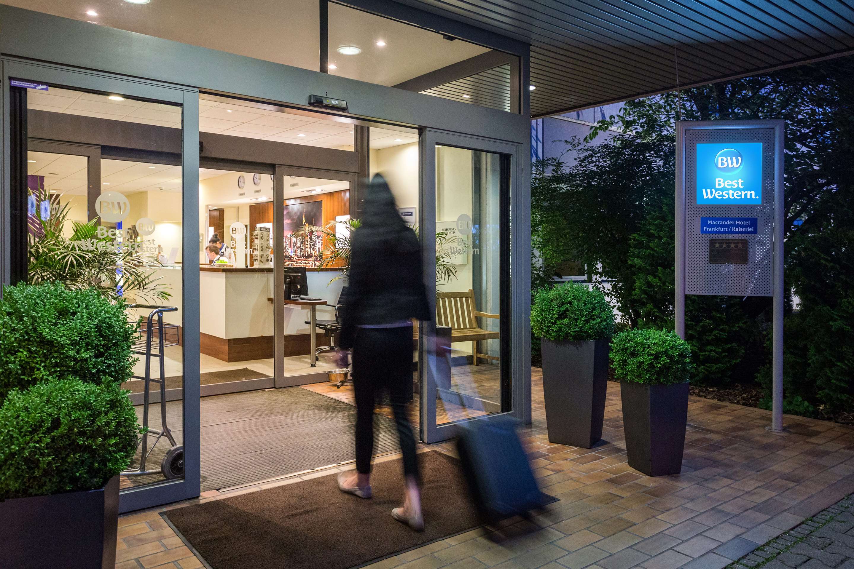 Best Western Macrander Hotel Frankfurt/Kaiserlei - Tap to explore photos