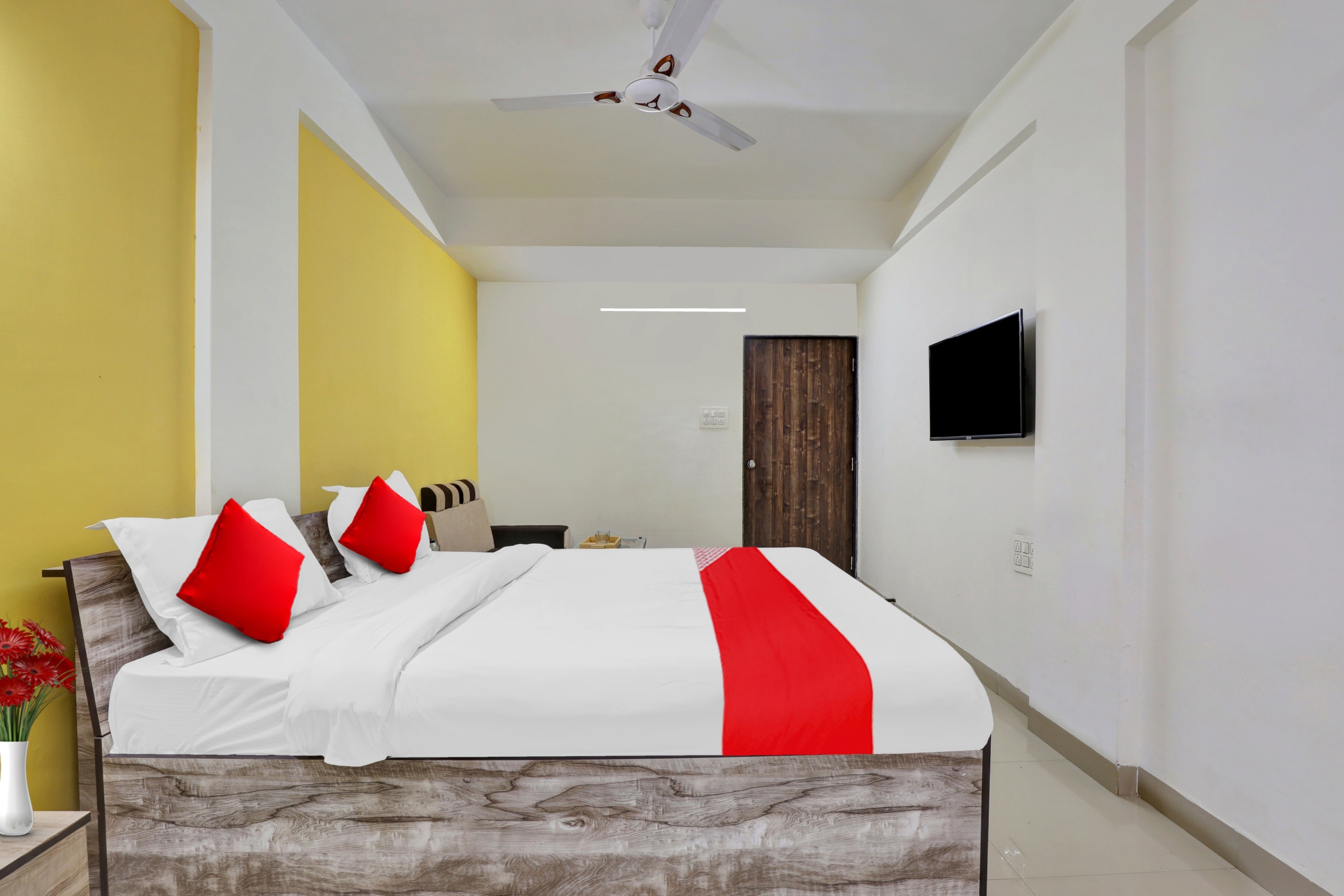 Super Hotel O Relax Inn - Tap to explore photos
