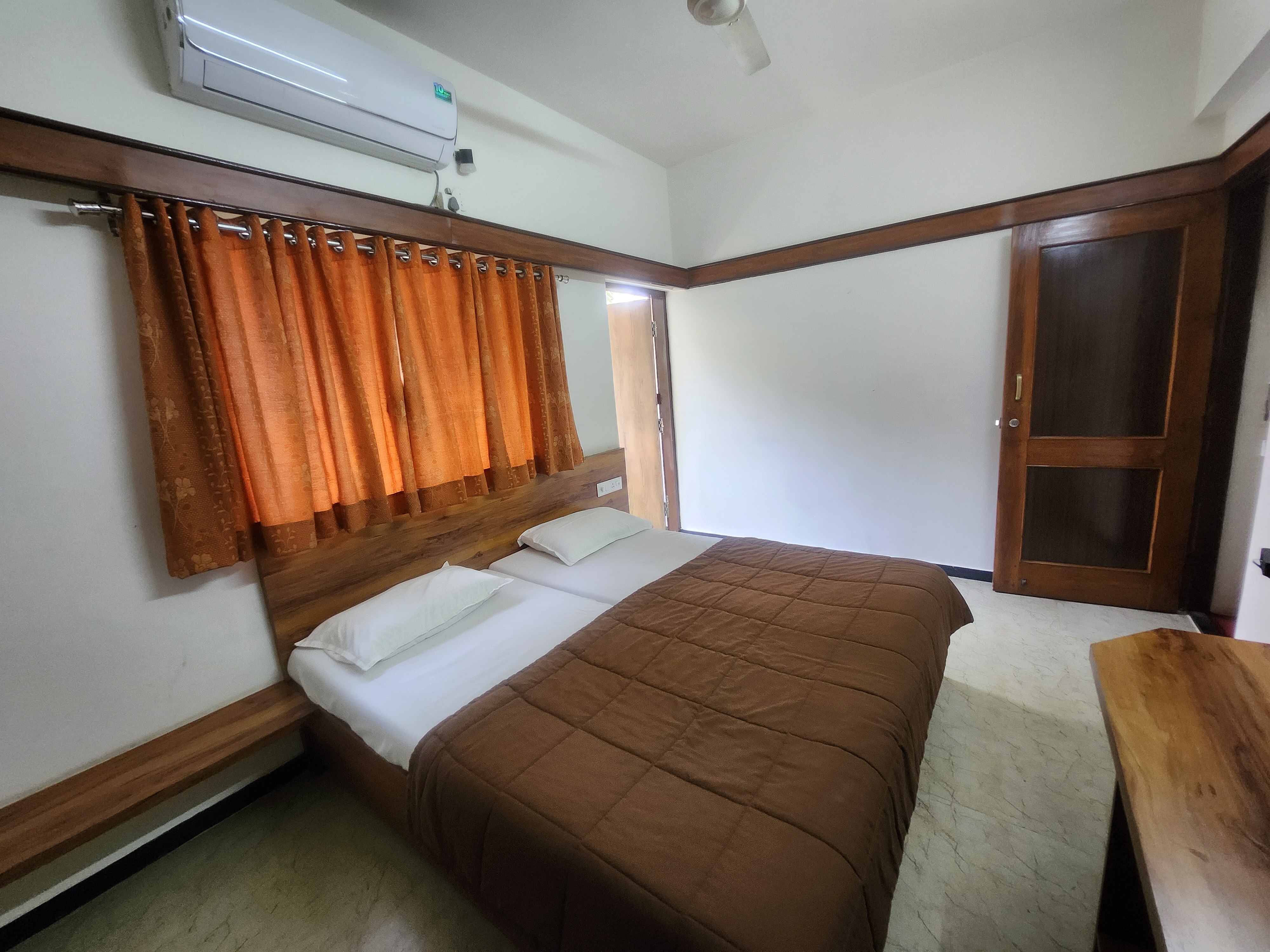 Hotel Ashwin Lodging & Boarding - Tap to explore photos
