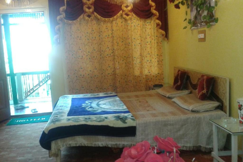 Ashiq Guest House - Tap to explore photos