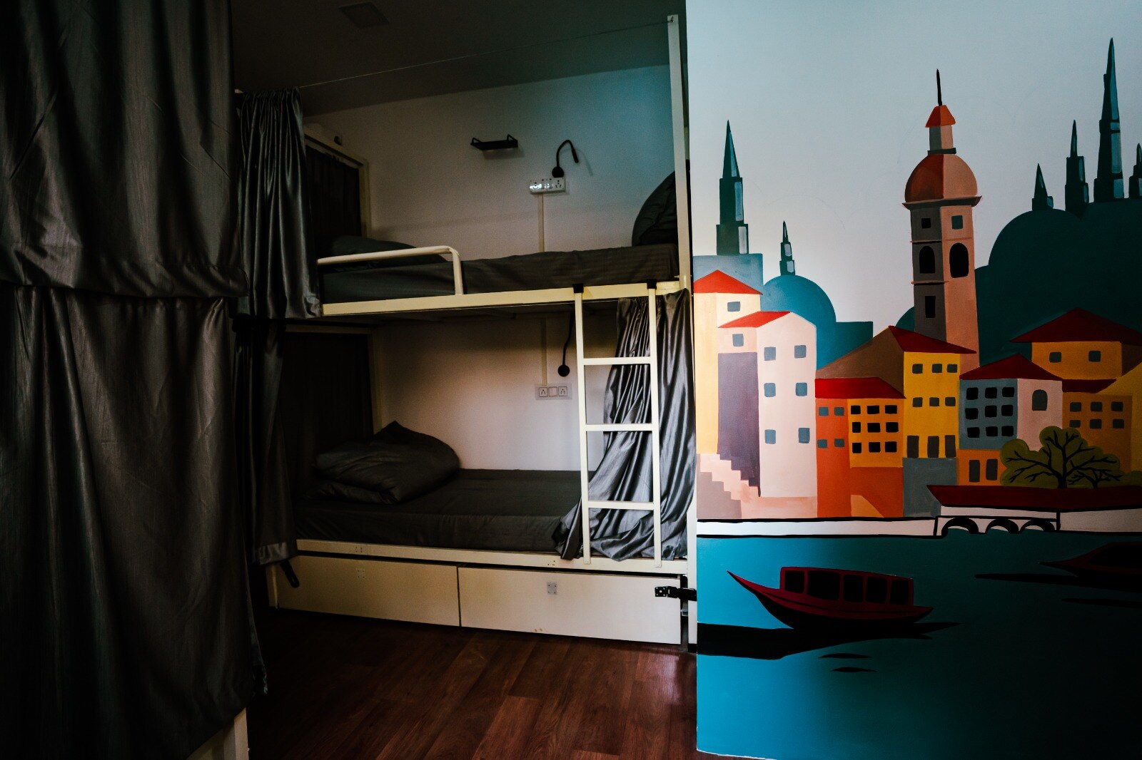 full apple apartment - Tap to explore photos