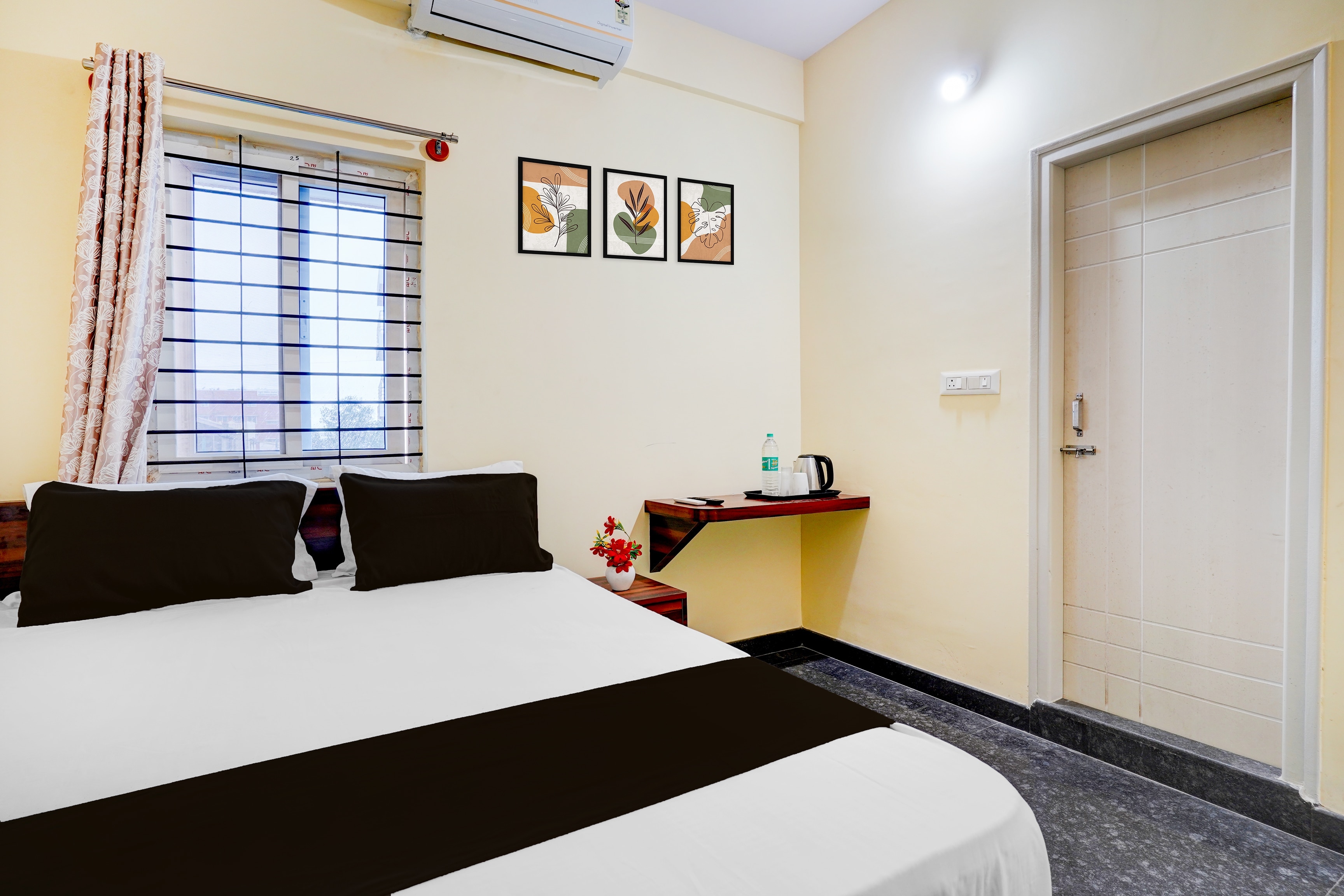 Hotel O SRS BOARDING & LODGING Peenya 2nd Stage - Tap to explore photos