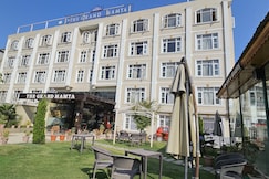 The Grand Mamta (Near Dal Lake)