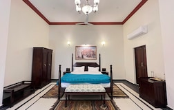 Queen Room with Balcony