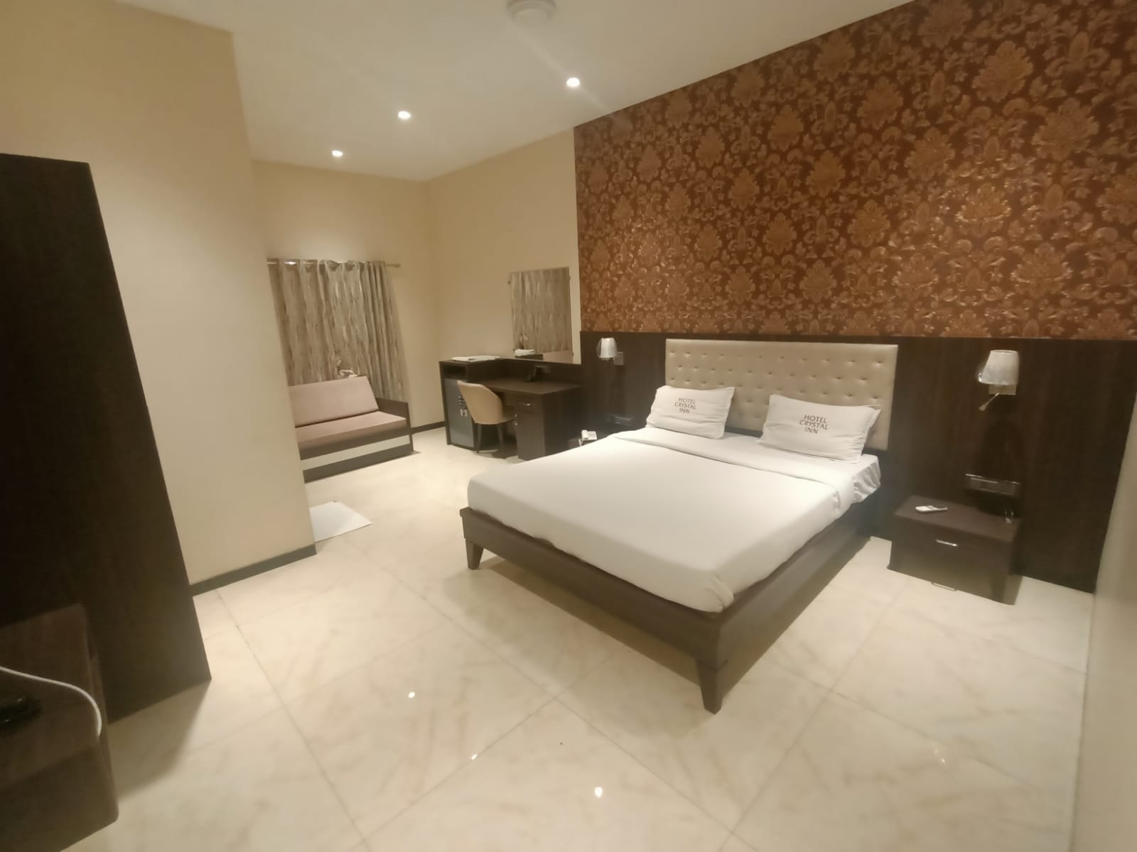 Hotel Shubham Inn - Tap to explore photos