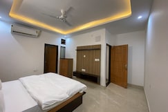 Hotel Golden Aura, Jewar