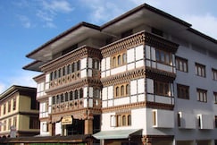 Olathang Hotel, Katsho