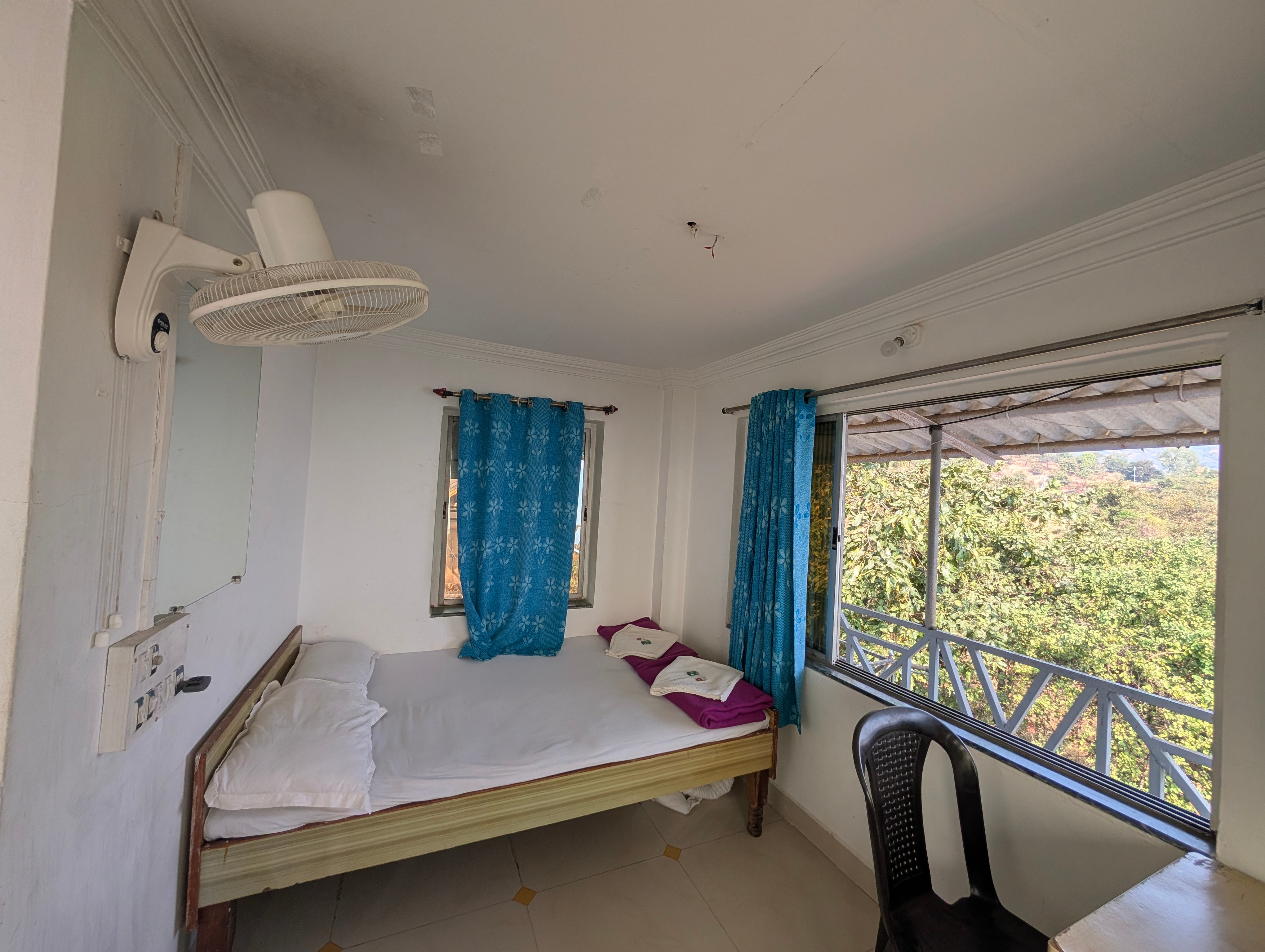 Hotel Shrushti Lake View 2